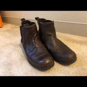 eastland double up chelsea boot